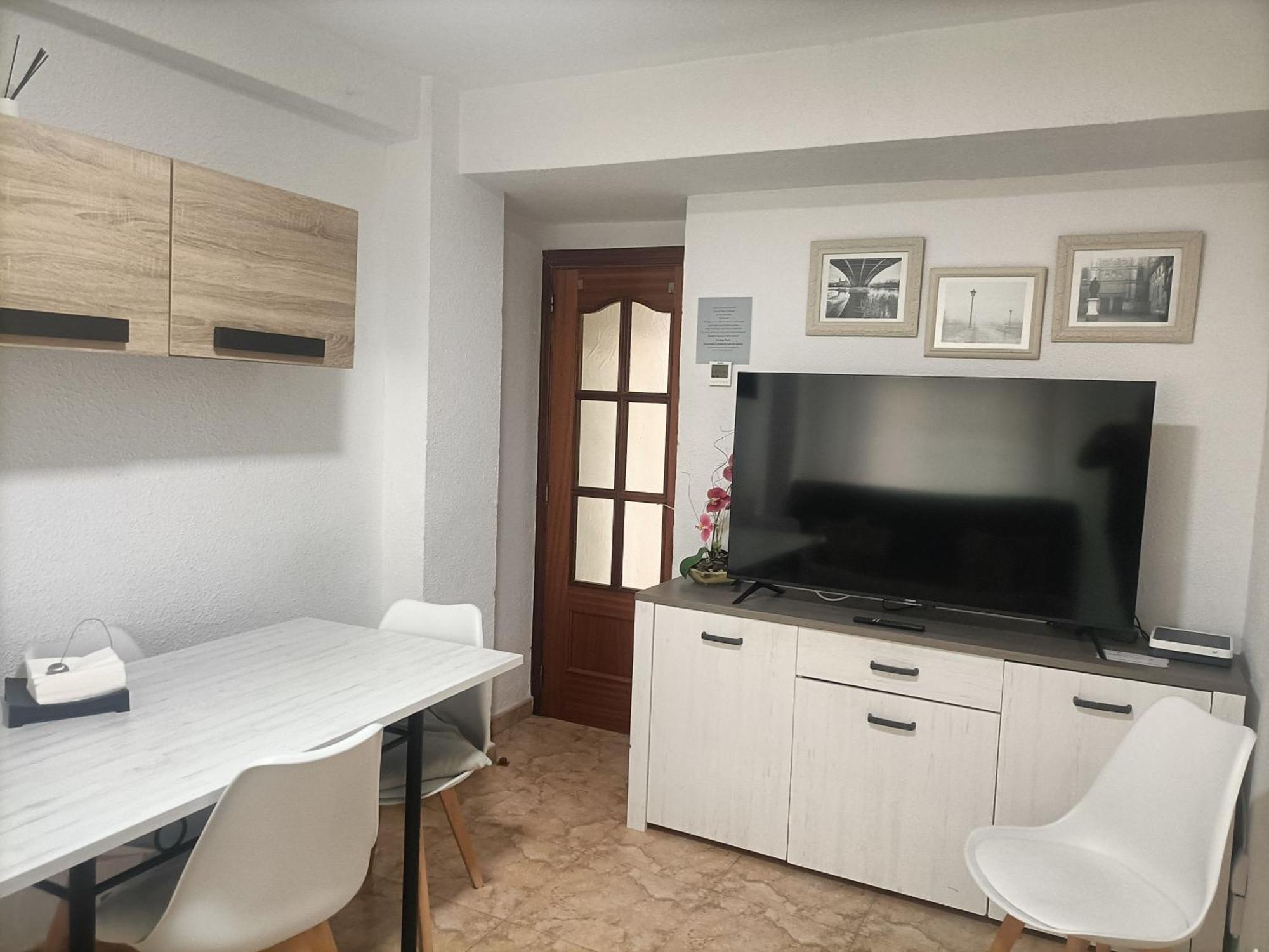 סלאמנקה Apartamento Espacioso Frente Al Corte Ingles Con Plaza De Garaje Gratis - Vu75 מראה חיצוני תמונה
